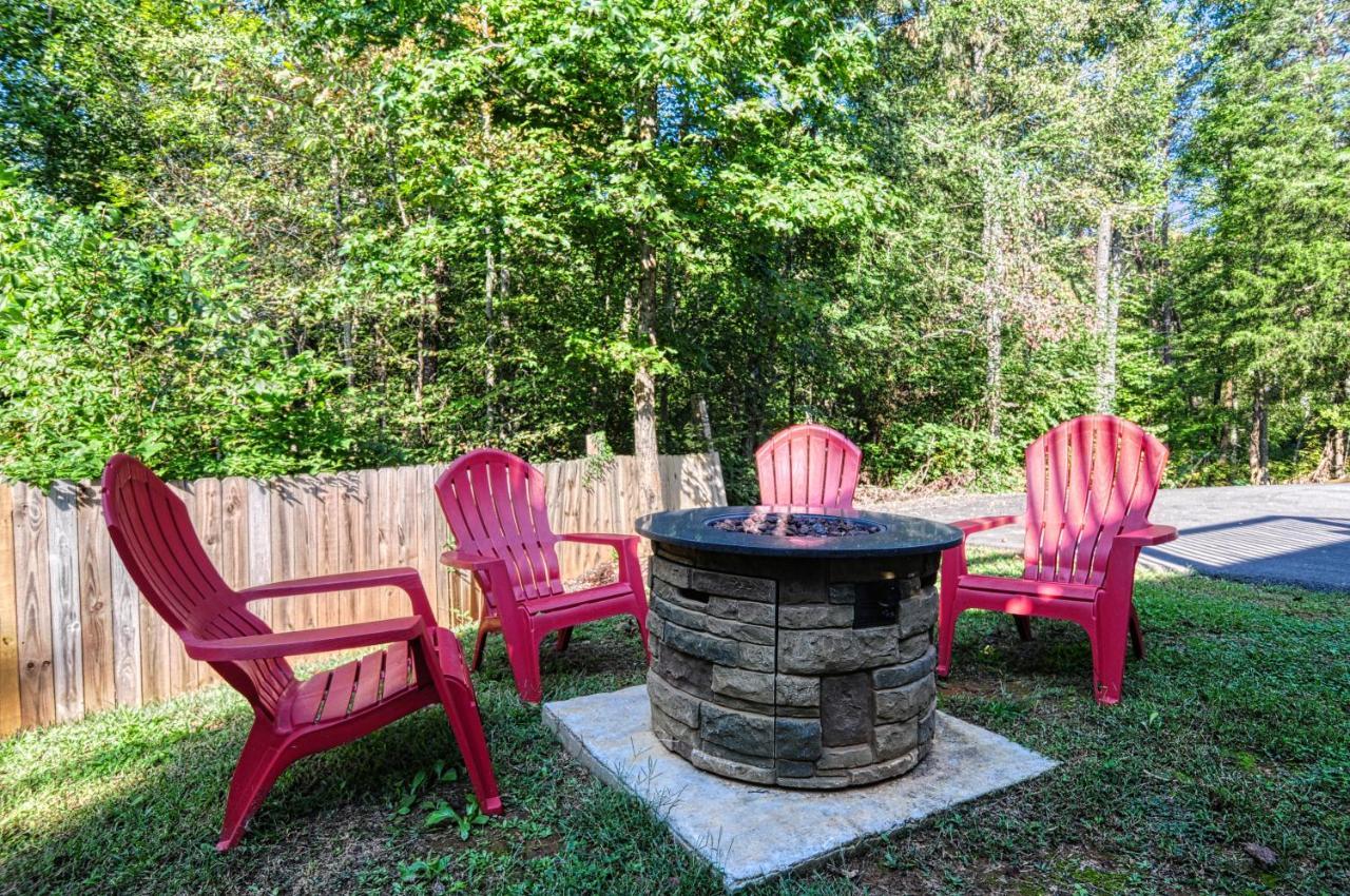 Moonlight Woods Cabin. Beautiful & Relaxing. Villa Sevierville Exterior foto