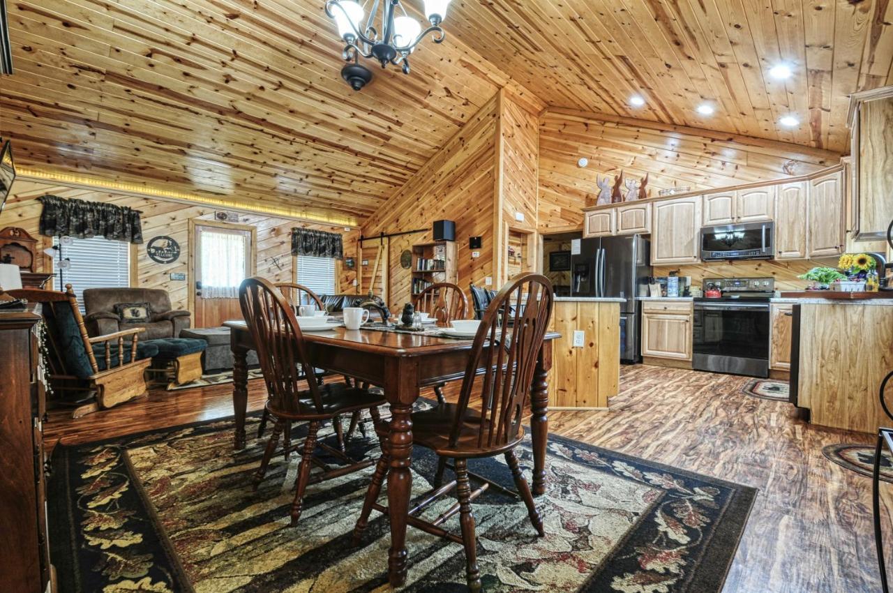 Moonlight Woods Cabin. Beautiful & Relaxing. Villa Sevierville Exterior foto